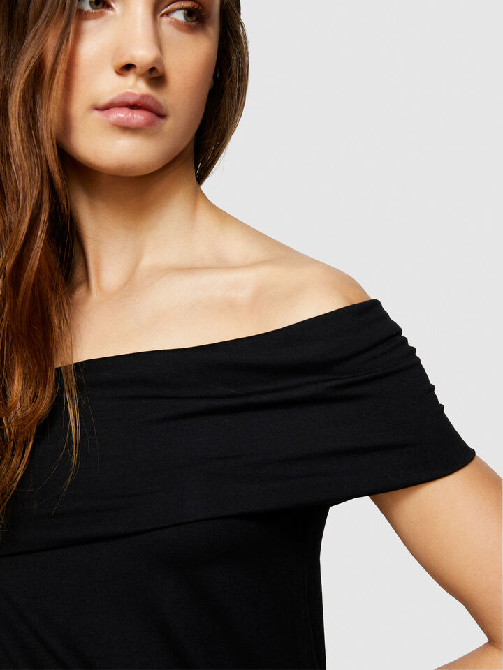 Bare shoulder t-shirt - women's short sleeve t-shirts - Black | Sisley image number 6
